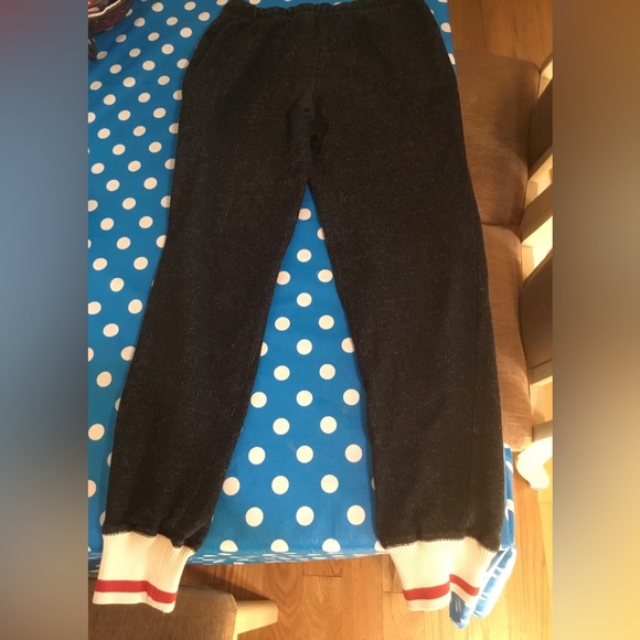 🍒 Gently Used Roots Cabin Joggers - Picture 2 of 3